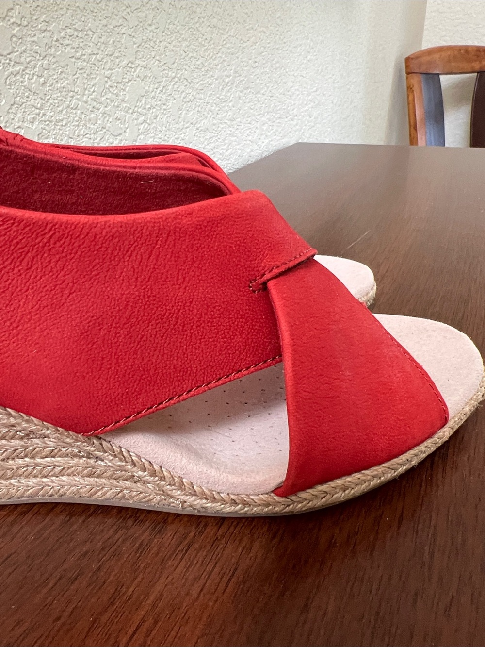 NWT, Clarks Lafley Alaine Red Suede Crossover Slingback Sandals - Picture 3 of 10
